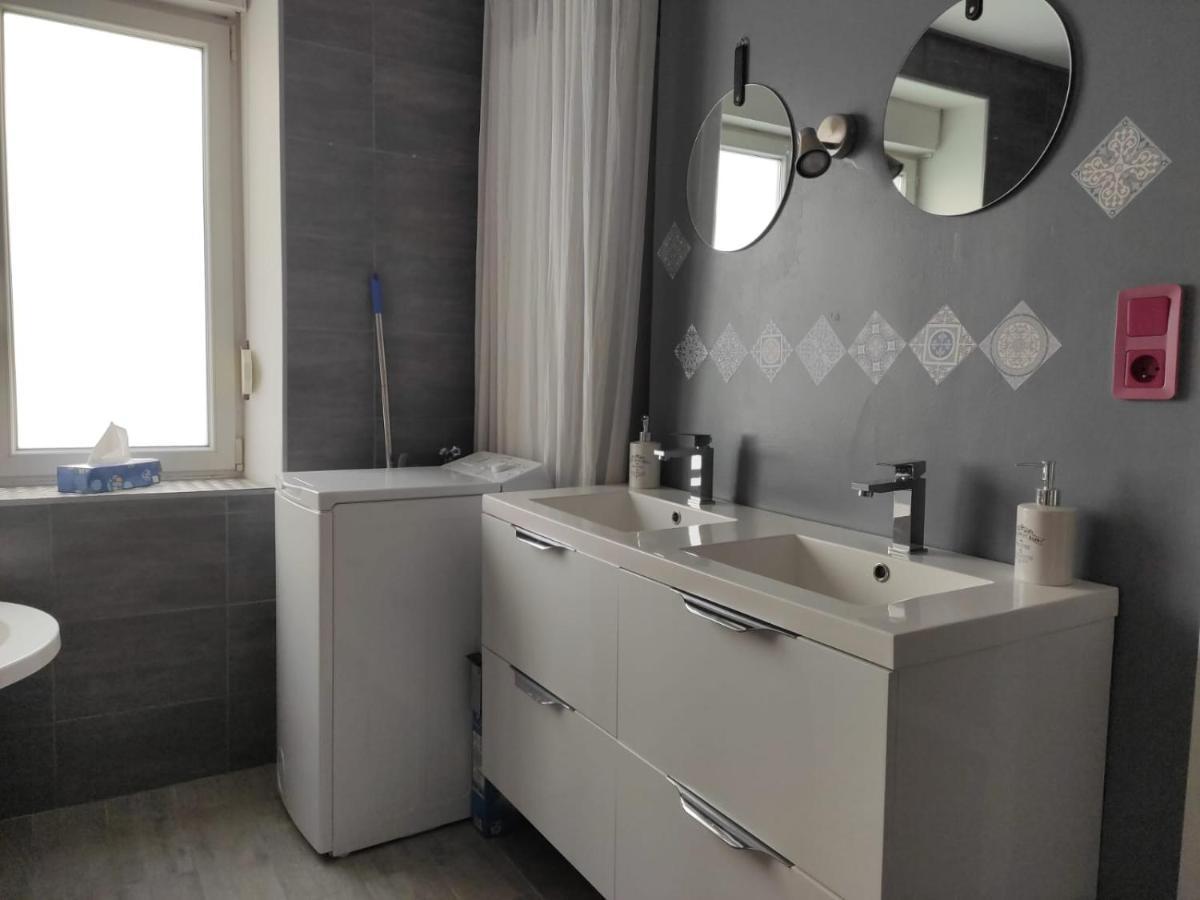 Appartement Cosy Centre-Ville Wifi Parking Charleville-Mezieres Bagian luar foto
